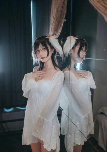 欧美灰色大衣街拍图片_BD国语影视在线观看