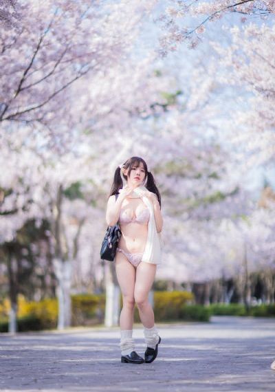 日韩内衣秀_HD超清在线观看