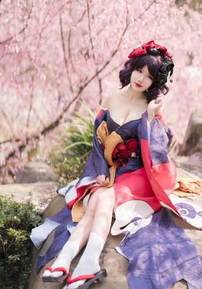厨房掀起裙子从后面进西班牙_1080P电影免费在线